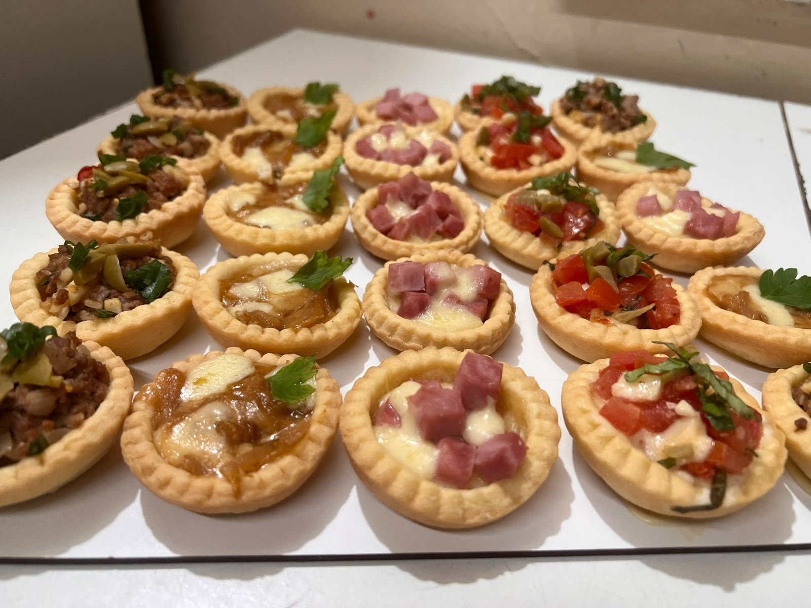 Mini tartas saladas surtidas