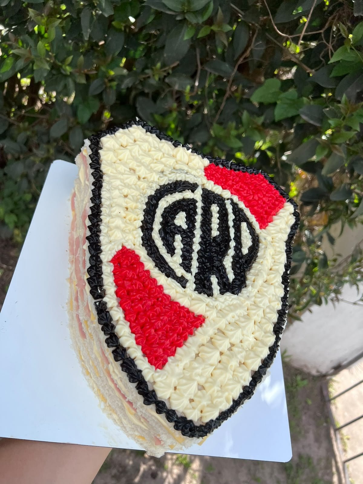 Torta decorada en forma de corazón